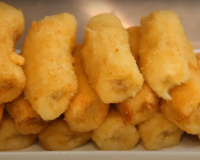 Banana empanada igualzinha a que você come no restaurante: o segredo é usar vinagre para ficar bem sequinha, saiba como fazer!