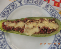 Canoa de abobrinha recheada com carne moída