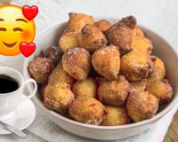 Bolinho de chuva de fubá é uma novidade deliciosa e fácil de fazer para a hora do café da tarde