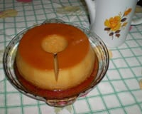 Pudim de doce de leite com coco queimado