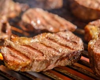 Quando não posso comprar picanha ou contrafilé, essa é a carne que uso no churrasco: suculenta, macia e fácil de preparar