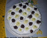 Bolo com recheio de limão e chocolate