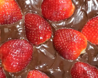 Sobremesa de morango com chocolate