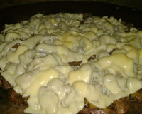 Frango xadrez no pão francês