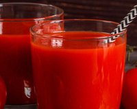 Suco de tomate natural