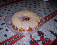 Bolo delicioso de laranja com cobertura de glacê