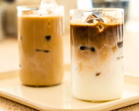 Como fazer café gelado do jeito certo para não ficar aguado: o segredo dos baristas está na ordem dos ingredientes