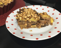 Torta integral de banana com granola