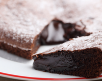 Dayse Paparoto, chef e primeira campeã do Masterchef: "Hoje é dia de bolo de chocolate cremoso e sem glúten, superfácil. Já printa a receita!"