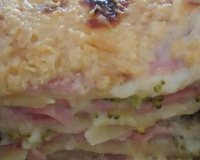 Lasanha de brócolis e presunto