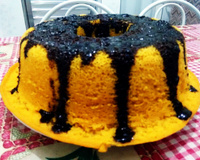 Bolo de cenoura com calda de chocolate de microondas