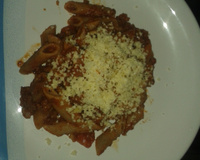 Macarronada simples com soja e queijo coalho