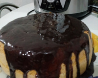 Bolo de cenoura na panela de pressão elétrica