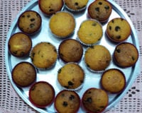 Cupcake de cenoura com gotas de chocolate