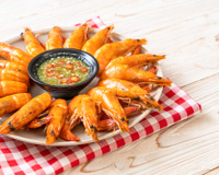 A receita mais fácil e econômica de camarão assado para esse Réveillon e fica pronta em minutos