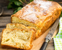 Nem liquidificador, nem batedeira: bolo de maçã e canela de 5 minutos é fofinho e você rapidinho com fouet ou garfo