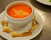 Sopa de abóbora com gorgonzola