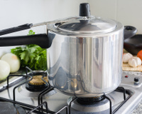 Mantenha esses alimentos longe da panela de pressão e evite acidentes!