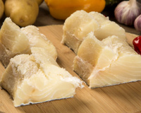 Qual o melhor peixe para substituir o bacalhau na ceia de Natal sem gastar um rim?