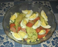 Salada quente de salsicha com batata