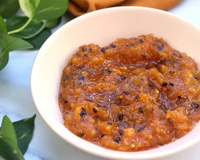 Essa geleia caseira de abacaxi com maracujá é uma perdição: combina com bolos, torradas, pães e muito mais