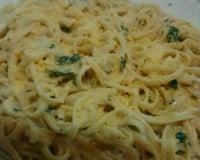 Macarrão alho e óleo ao creme de leite