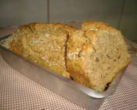 Pão fofinho de farinha integral de liquidificador