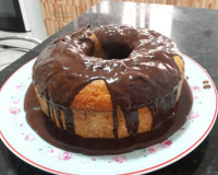 Bolo de cenoura com cobertura de chocolate especial da Ani