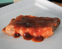 Costelinha suína deliciosa ao molho barbacue