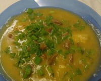 Caldo de mandioca com carne