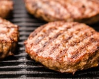 Hambúrguer caseiro simples