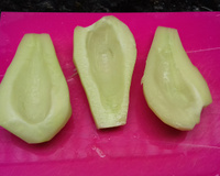 Chuchu recheado com linguiça