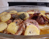 Bisteca assada com batatas
