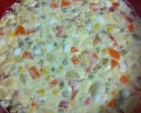 Salada de maionese com passas e maçã