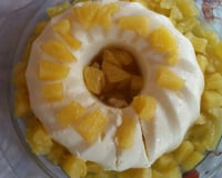 Manjar de coco com calda de abacaxi