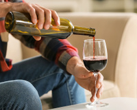 Como conservar uma garrafa de vinho aberta: o truque original de um sommelier para manter a bebida fresquinha