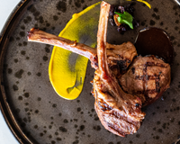 Filé de Saint Peter ao molho de alcaparras