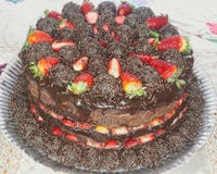 Bolo de chocolate e calda de chocolate