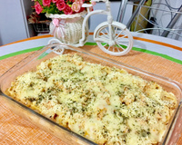 Macarrão com requeijão e peito de peru