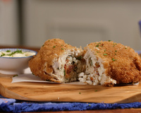 Peito de frango à milanesa recheado