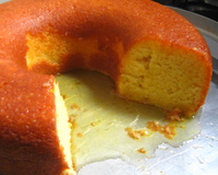 Bolo úmido de laranja