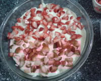 Pavê de ganache com morango e coco