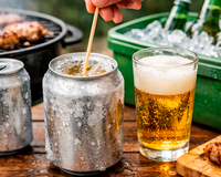 Parece mágica, mas é física: o truque do palito que salva a cerveja congelada em segundos