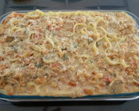 Fettuccine com camarão ao molho de queijo e ervas finas