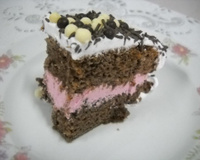 Bolo de chocolate com mousse de danoninho