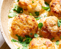 Sempre faço essa almôndega de frango suculenta quando quero variar o cardápio: receita rápida e deliciosa