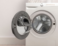 Por que você não deve deixar a porta da máquina de lavar aberta por muito tempo