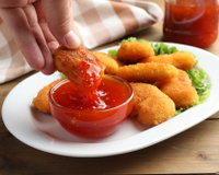 Nuggets de frango na airfryer: aprenda a fazer a versão menos processada do clássico das fast food para comer a vontade