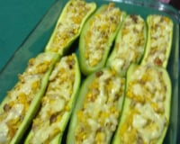 Abobrinha recheada com frango (Zapalito)