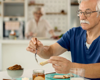 Será que é uma boa ideia comer mel todos os dias? Entenda se a reputação do alimento "milagroso" é real